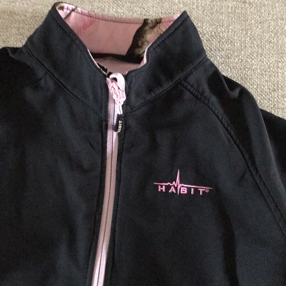 Habit Realtree Women’s Hunting Jacket - Picture 2 of 6